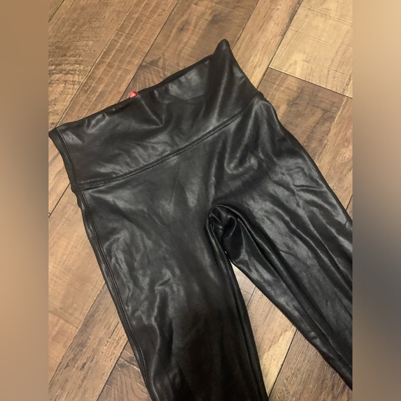 Spanx faux leather leggings size medium best seller $98 - Picture 5 of 5